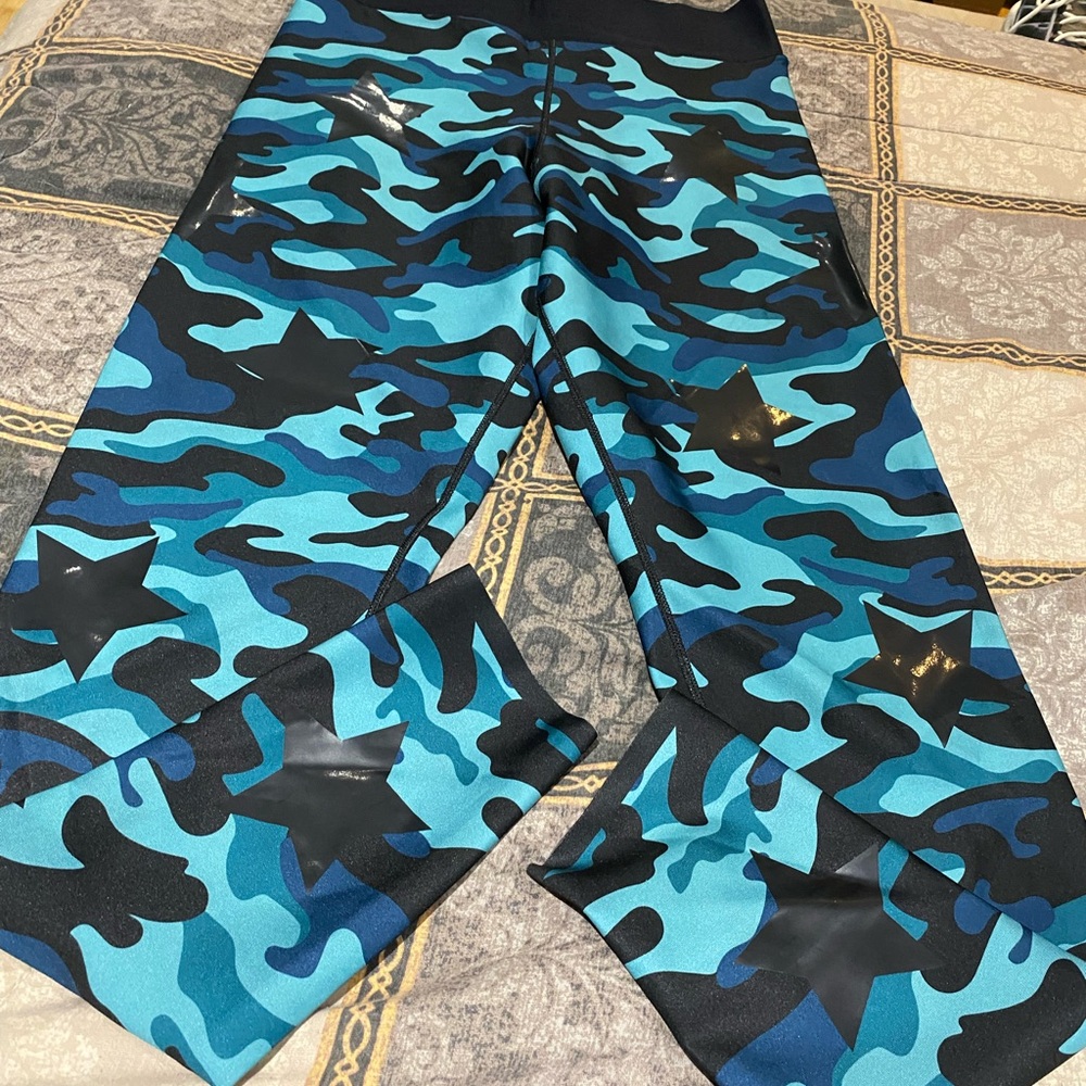 NWOT Ultracor Blue Camo Leggings with Stars
